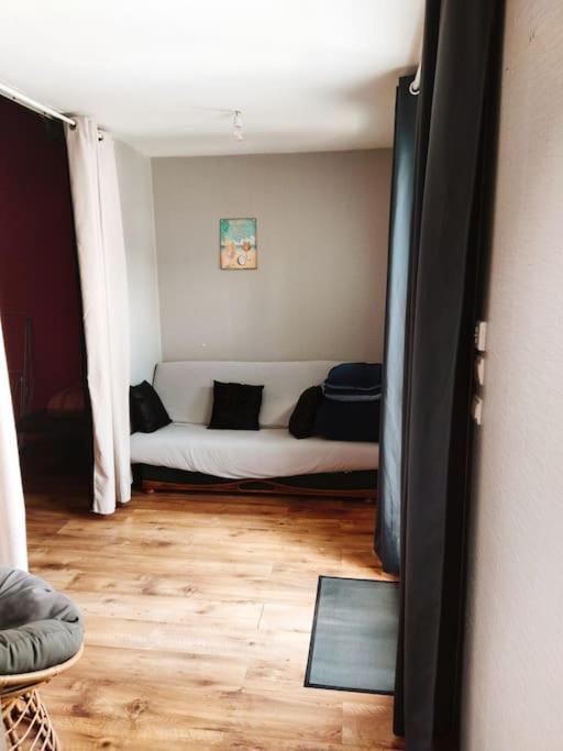 Charmante Maison Atypique En Village Saint-Colombin 외부 사진