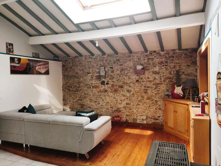 Charmante Maison Atypique En Village Saint-Colombin 외부 사진