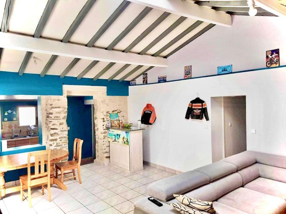 Charmante Maison Atypique En Village Saint-Colombin 외부 사진